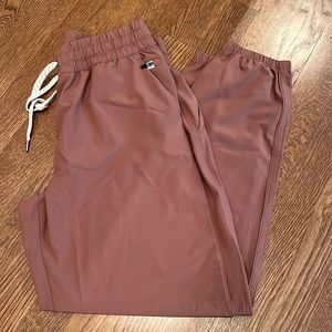 NWOT Vuori Silky Joggers, Small